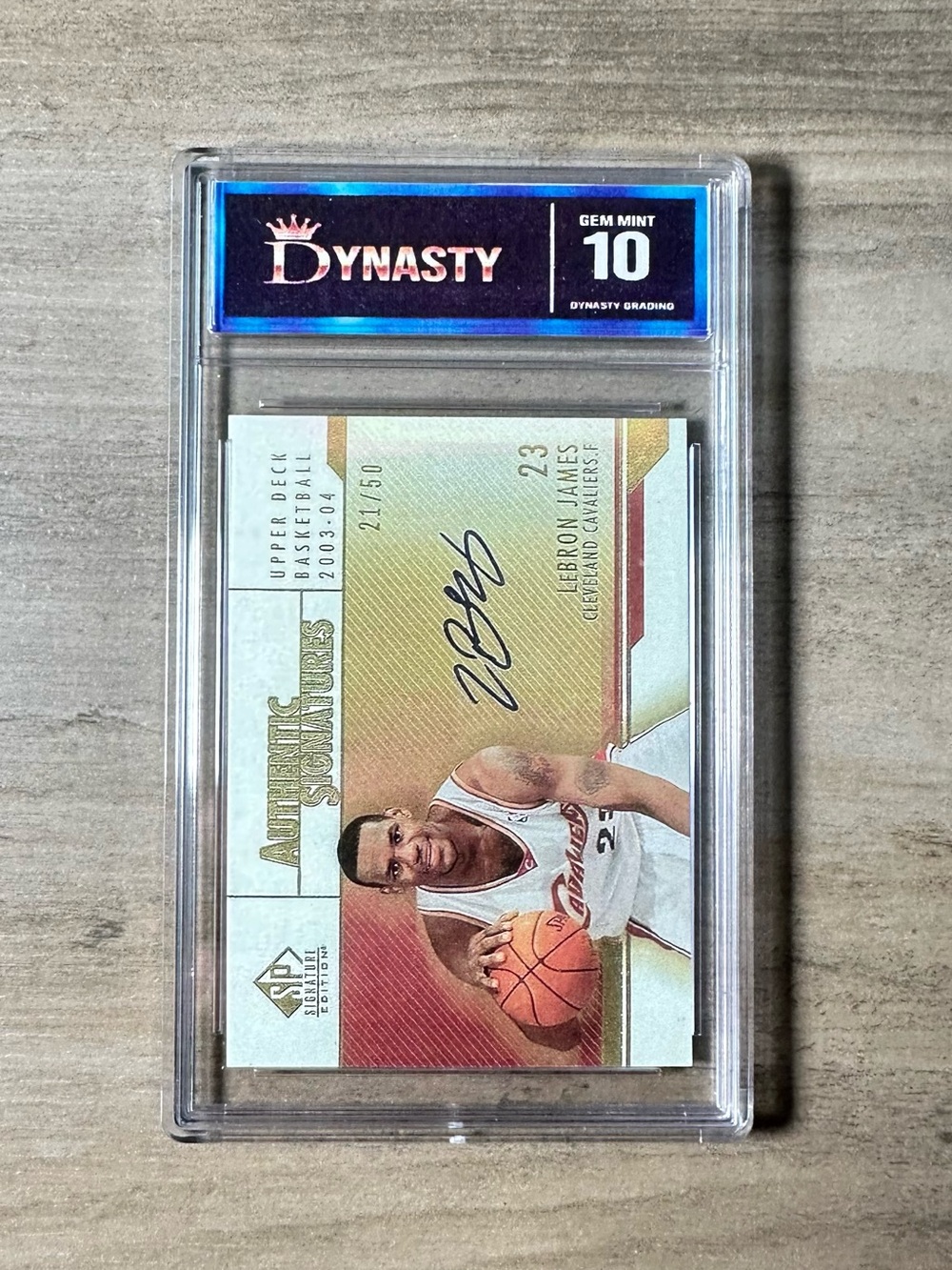 LeBron James Signed Rookie 2004 Authentic Signatures Gem Mint 10 Novelty Card.
